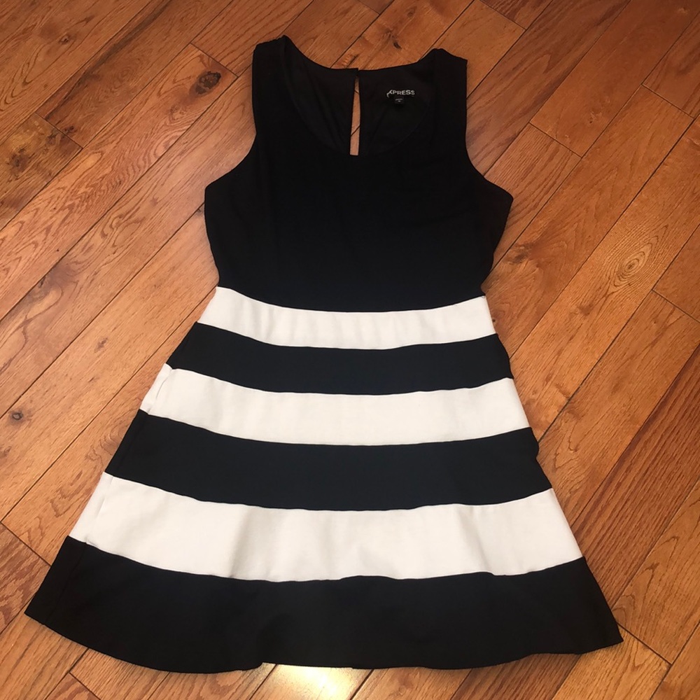 🎉3/$30🎉EXPRESS Dress Medium